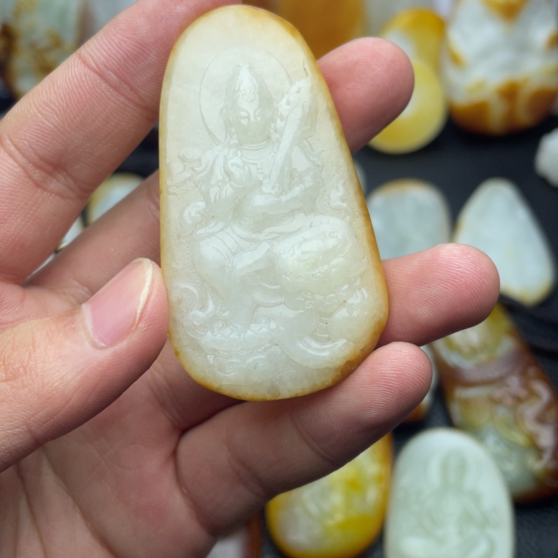 和田玉颈饰未镶嵌自**翔