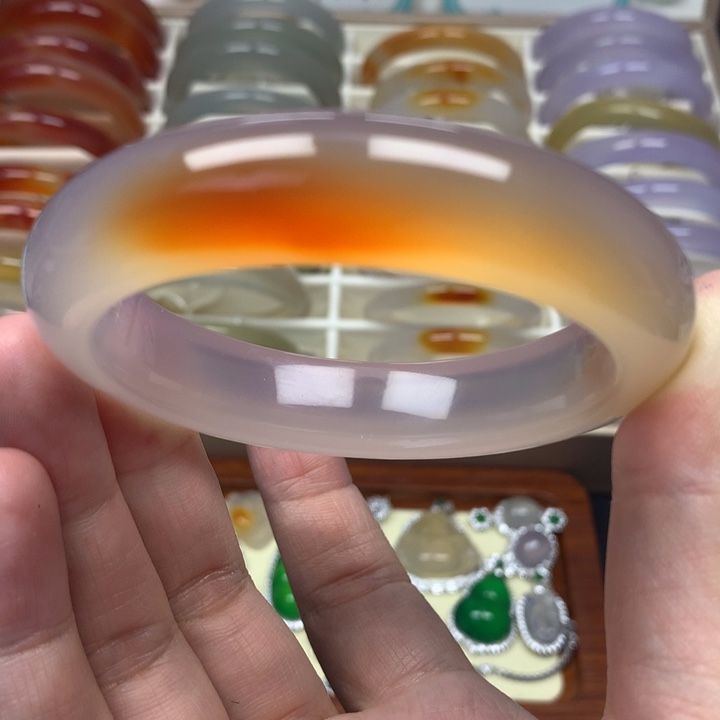 玛瑙/玉髓手镯未镶嵌