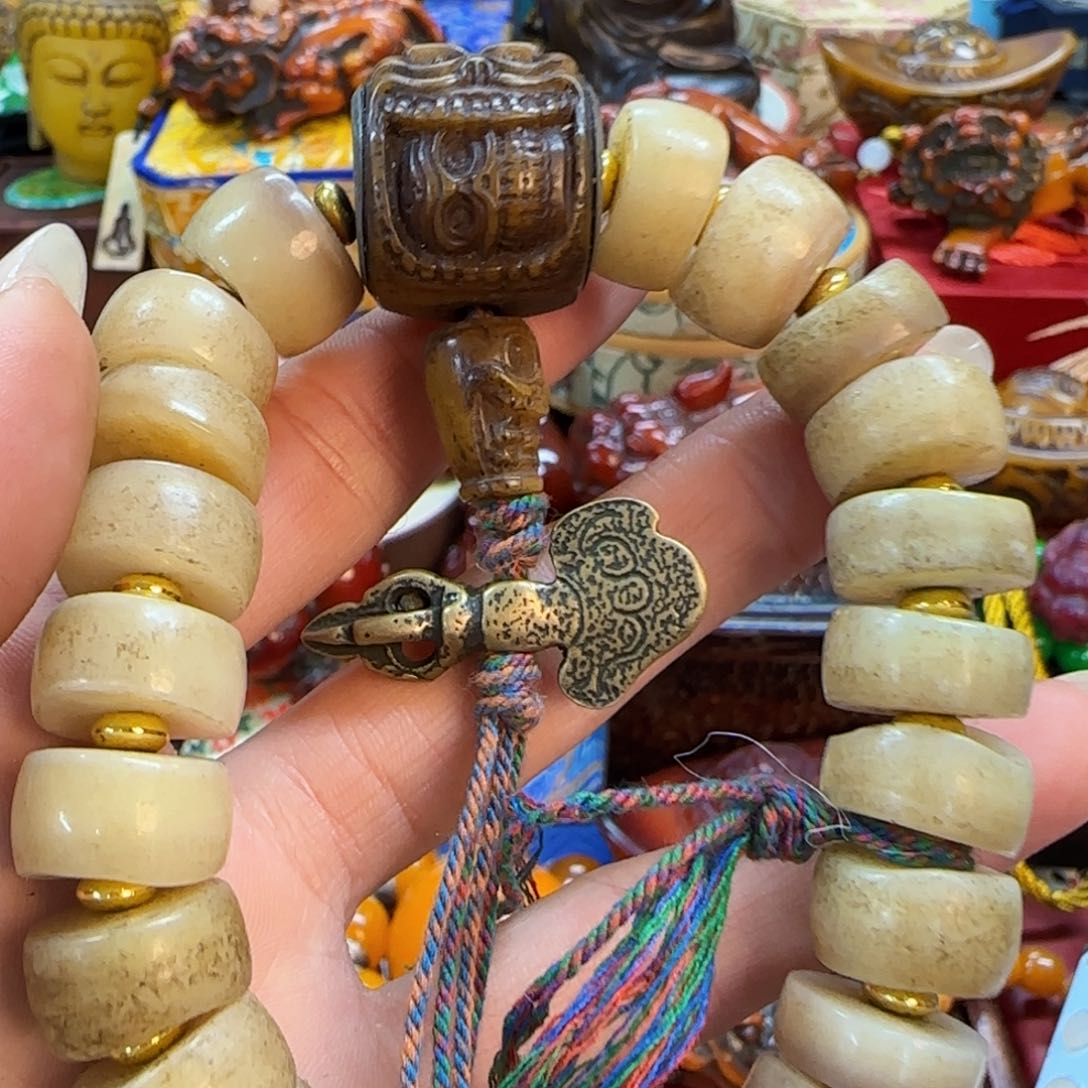 滴血莲花菩提吊坠卓玛推荐