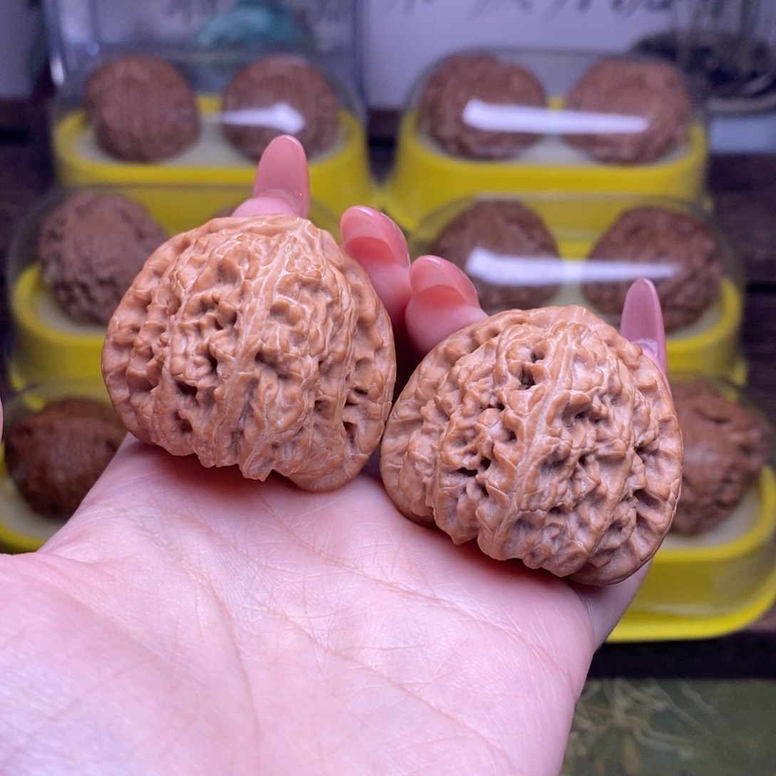 文玩核桃把件熬***晨全品40尺三角白狮子头