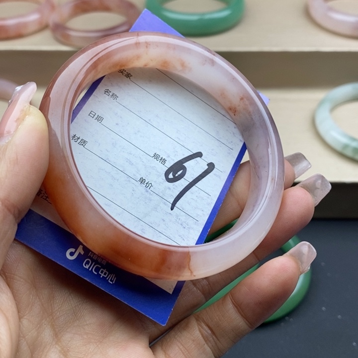 石英质玉手镯未镶嵌