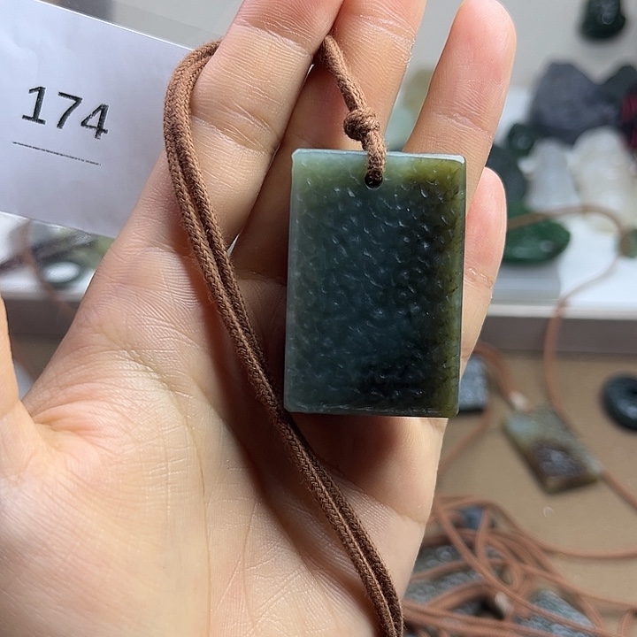 和田玉（糖玉）未镶嵌颈饰