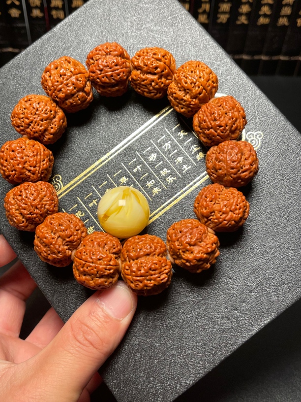 新品金刚菩提手串5号（菠萝蜜蜂王）