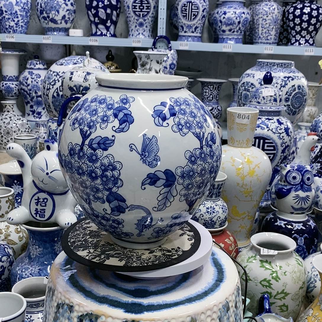 【闪购商品】摆件绣球花花瓶瓷器………………………………