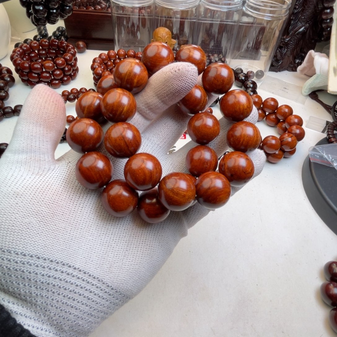 黑***州檀香紫檀（小叶紫檀）