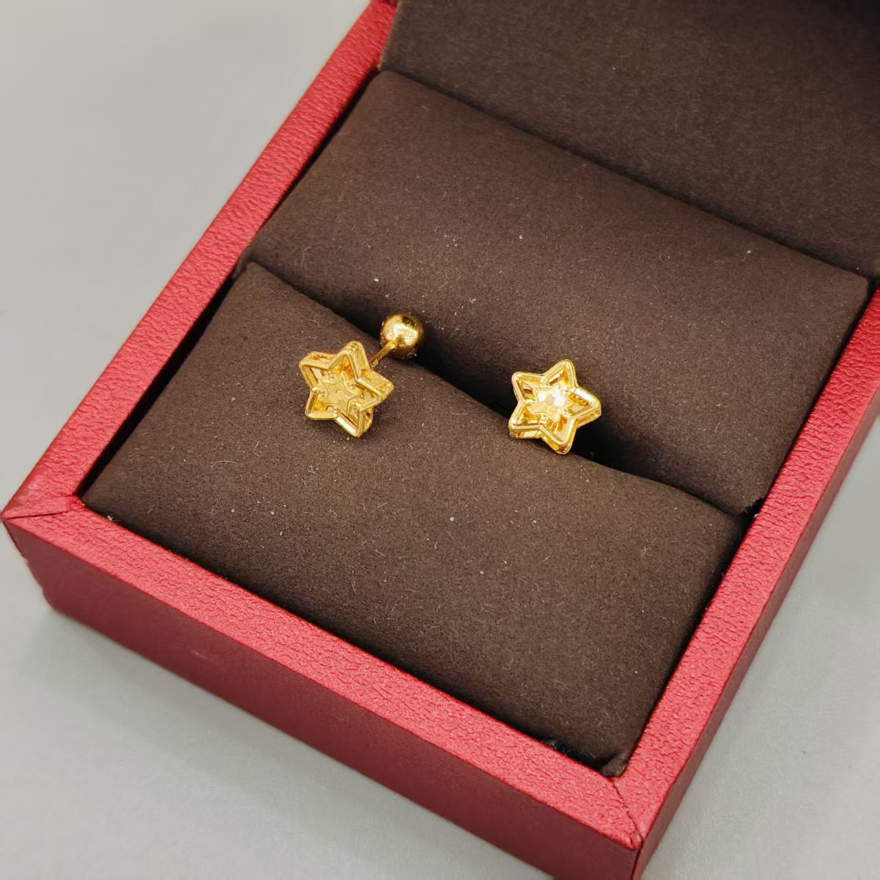 珺铺黄金 足金999【一店】5G镂空星星螺帽耳饰