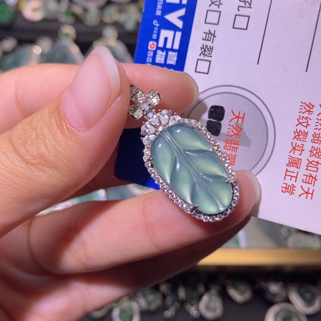 翡翠未镶嵌颈饰天然