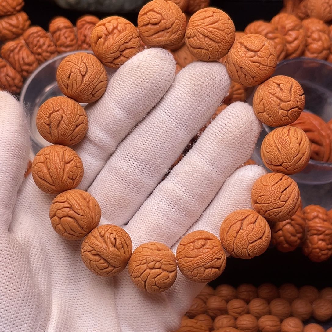 桃核手串1.6金丝龙珠