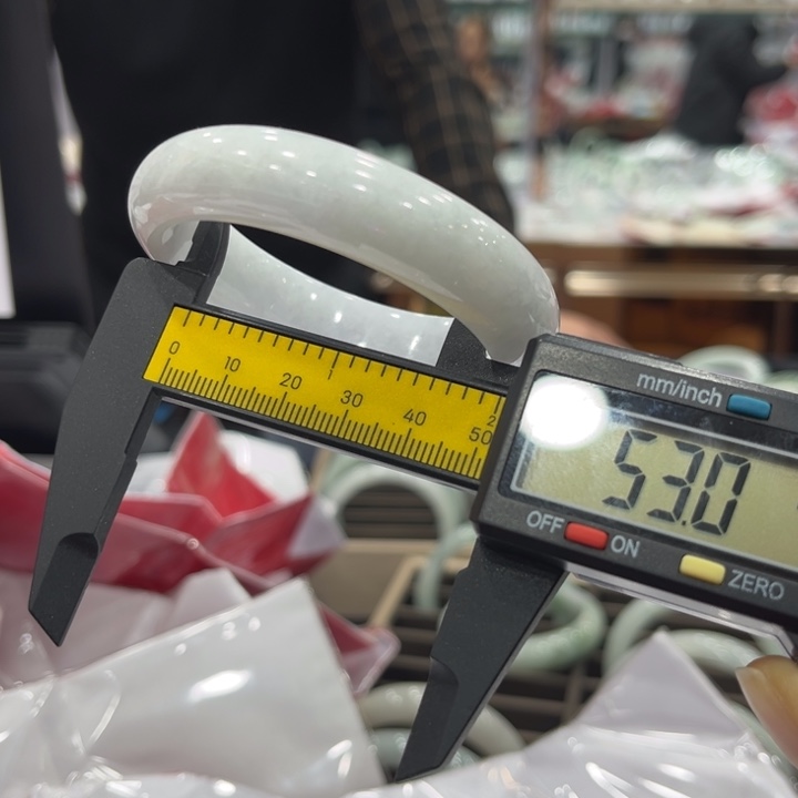 翡翠未镶嵌手镯翡翠手镯