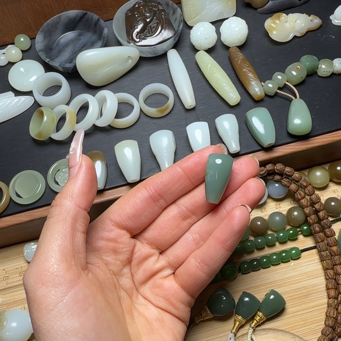 和田玉颈饰未镶嵌伯***丘