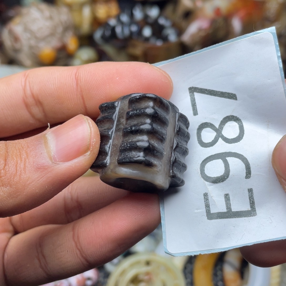 和田玉（糖玉）未镶嵌挂件