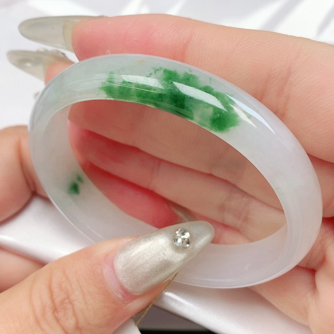 翡翠手镯未镶嵌抖音609