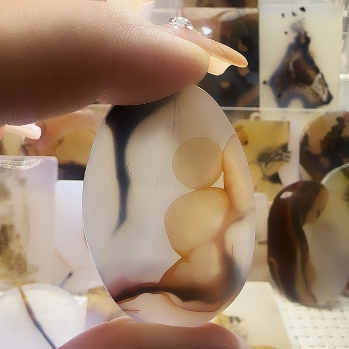 玛瑙/玉髓未镶嵌珠宝奇石