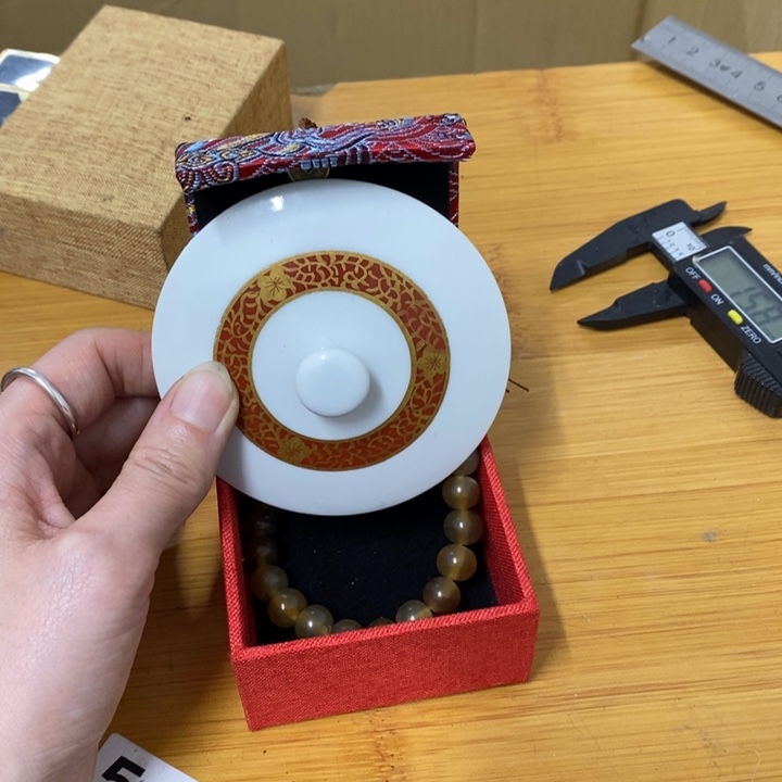 瓷片哈中古工艺品一件