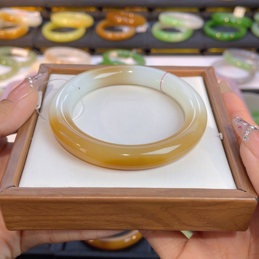 和田玉手镯未镶嵌墨**曦