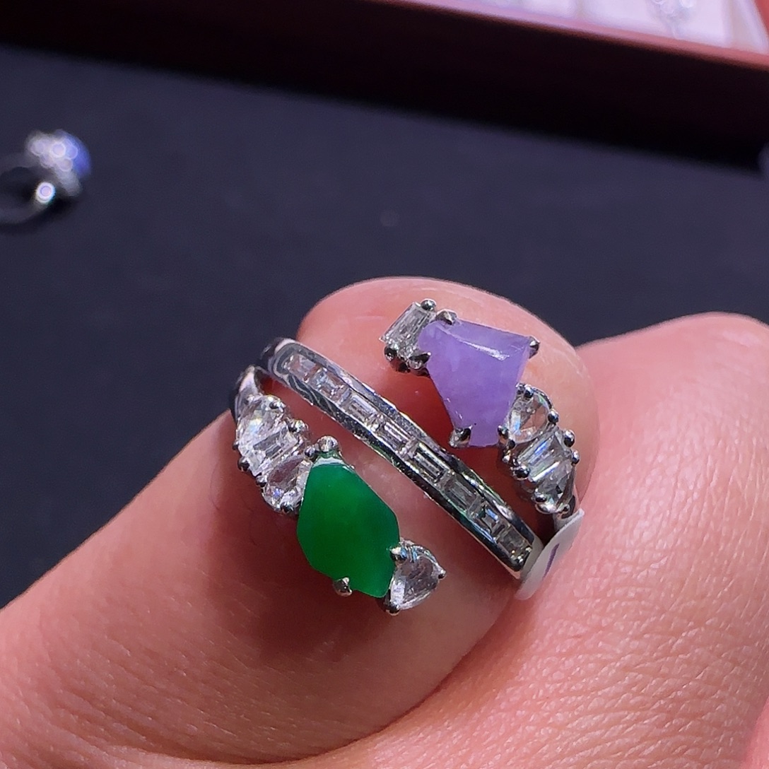 翡翠18K金镶嵌戒指