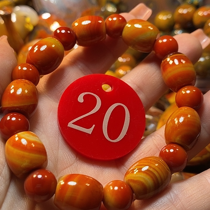 w***X玛瑙/玉髓未镶嵌手链