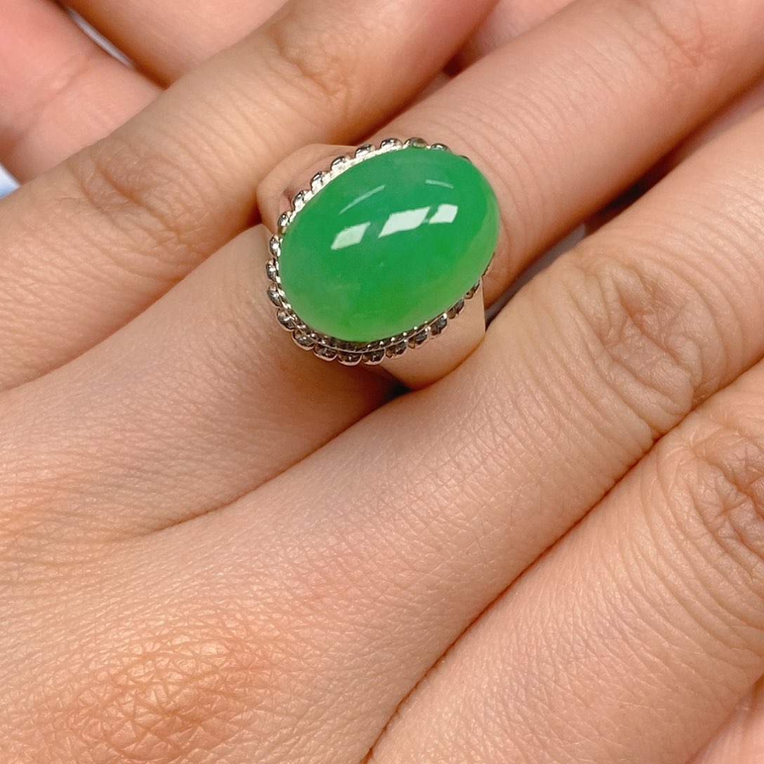 翡翠戒指未镶嵌翡翠