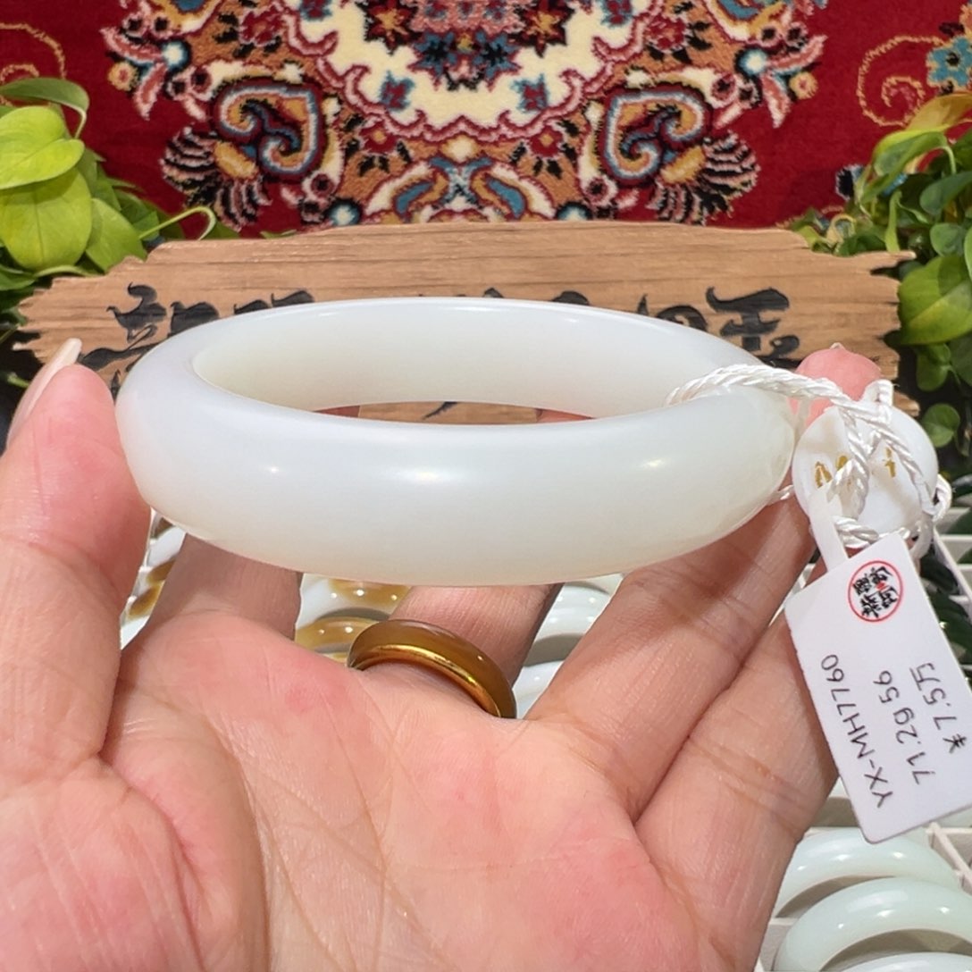 未镶嵌手镯和田玉老坑天然和田玉手镯