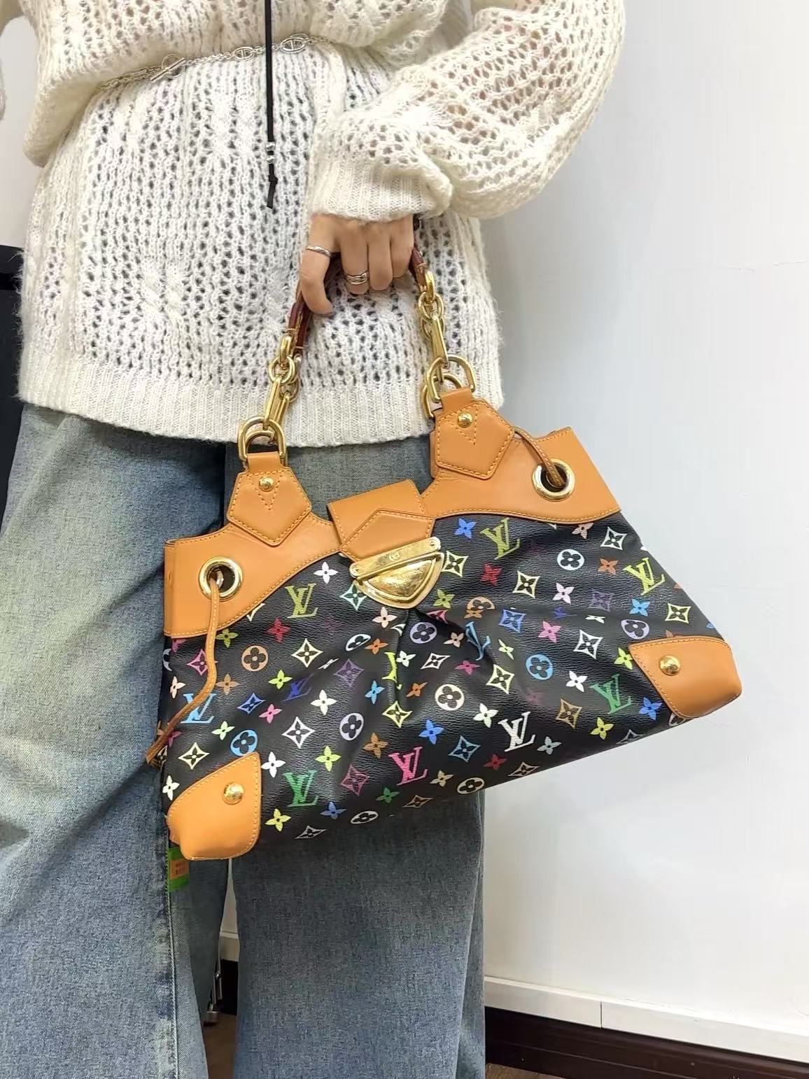 95新 LV CS5976LV黑三彩 手提包