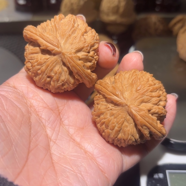 文玩核桃把件47无修闷白