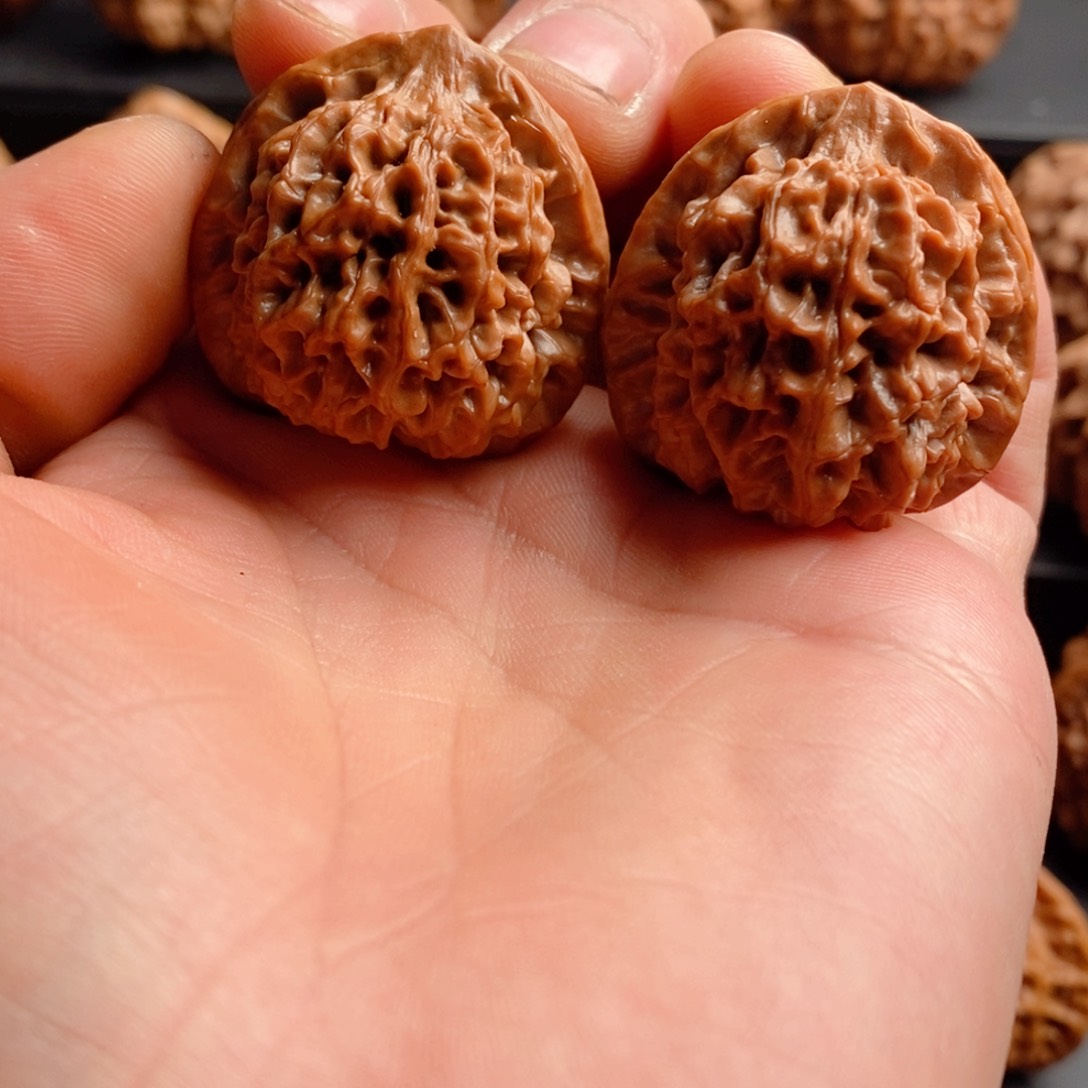 把件文玩核桃山地秦闷