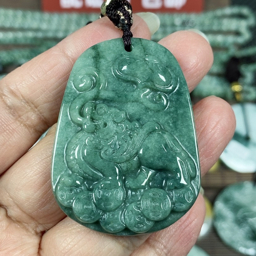 【闪购商品】翡翠颈饰未镶嵌玉吊坠翡翠玉身体貔貅牌
