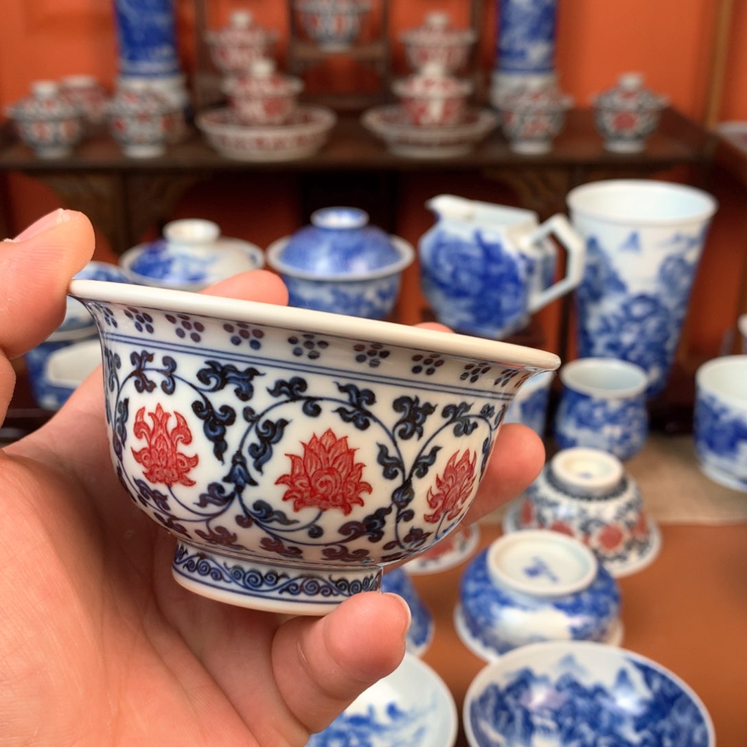 青花釉里红主人杯手工手绘