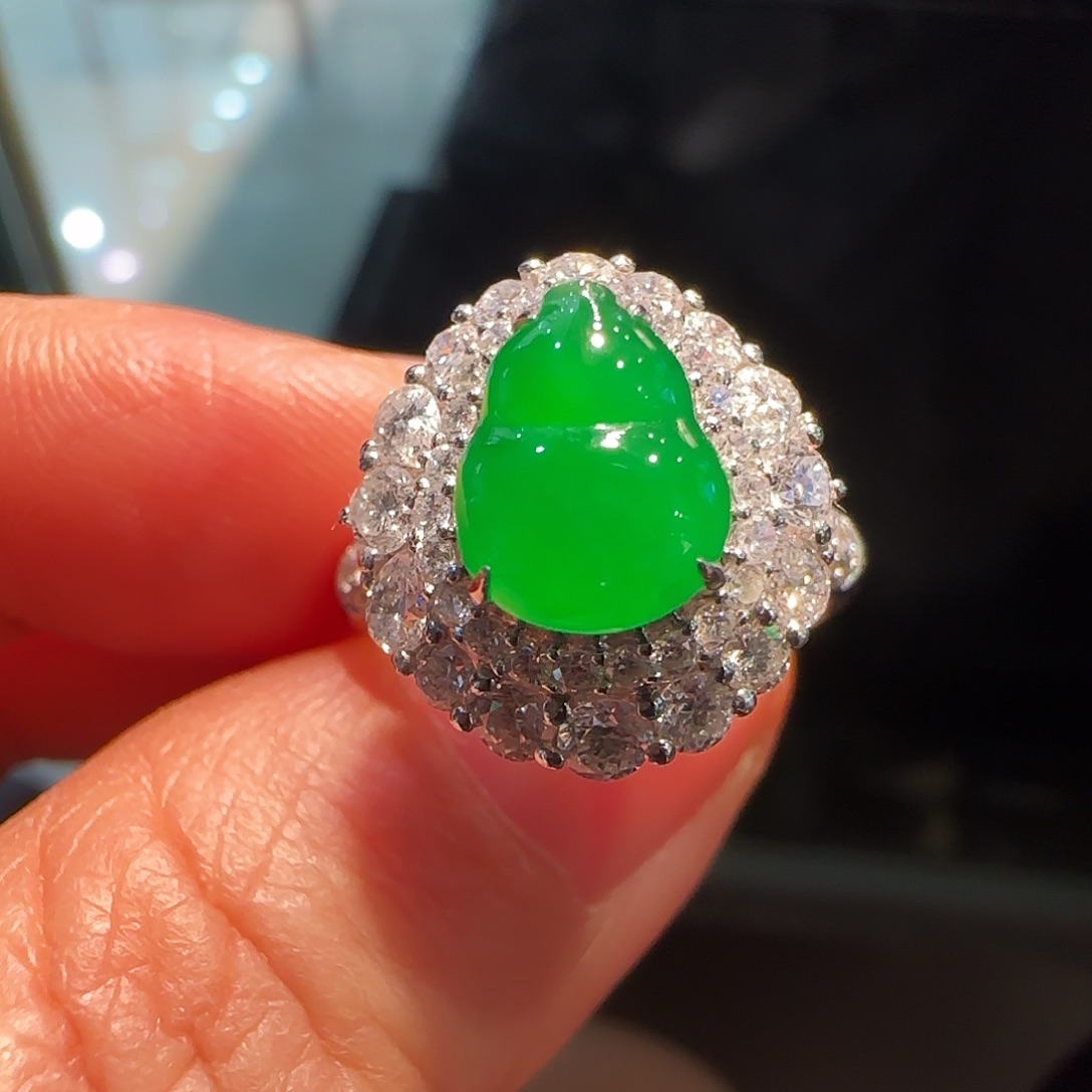 翡翠18K金镶嵌戒指