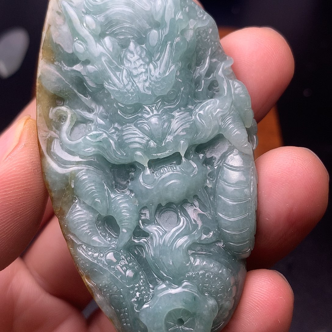 翡翠未镶嵌颈饰翡翠首饰和翡翠珠宝