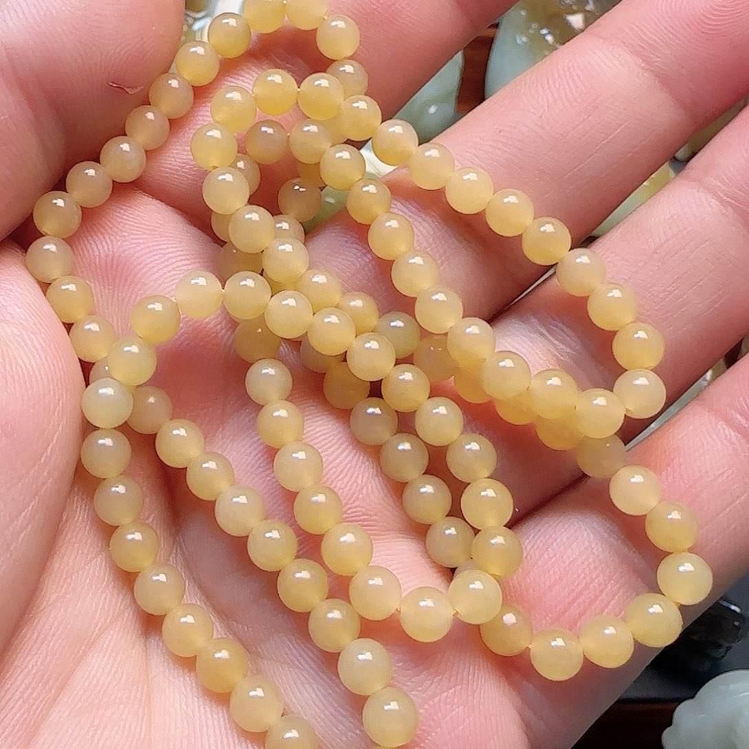 和田玉颈饰未镶嵌