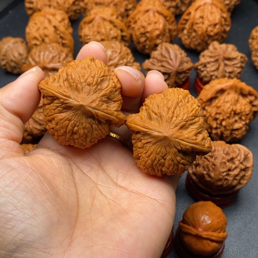 【闪购商品】文玩核桃把件A****生核桃