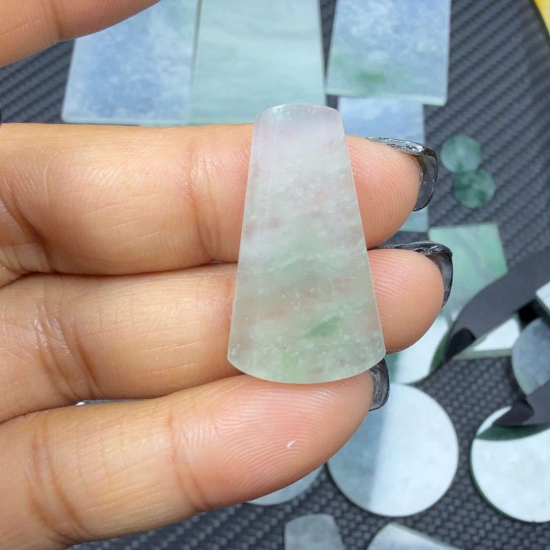 翡翠颈饰未镶嵌天然缅甸a货翡翠