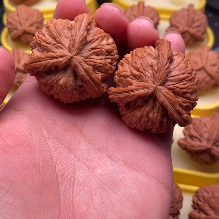 把件文玩核桃46白奔核王