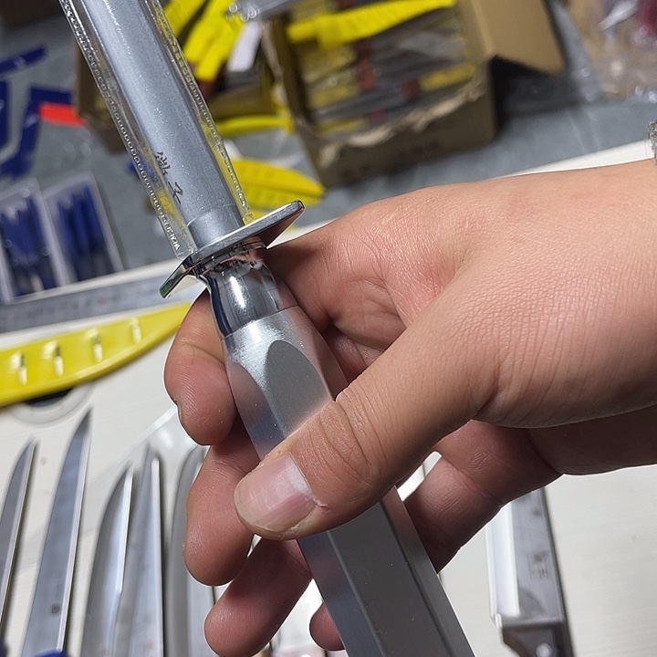 银色细纹磨刀棒微瑕