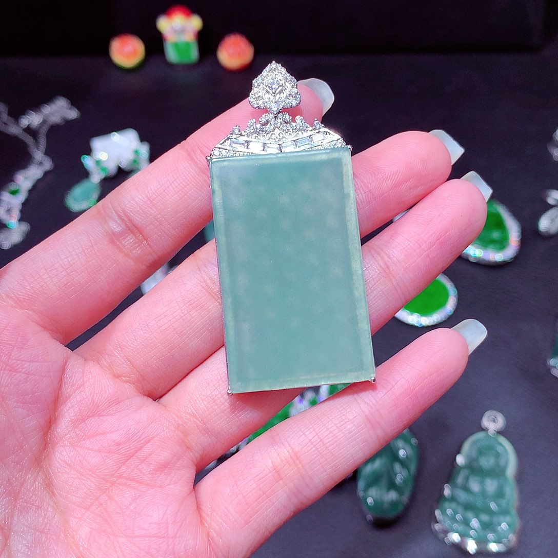 【闪购商品】翡翠吊坠(不含链)未镶嵌