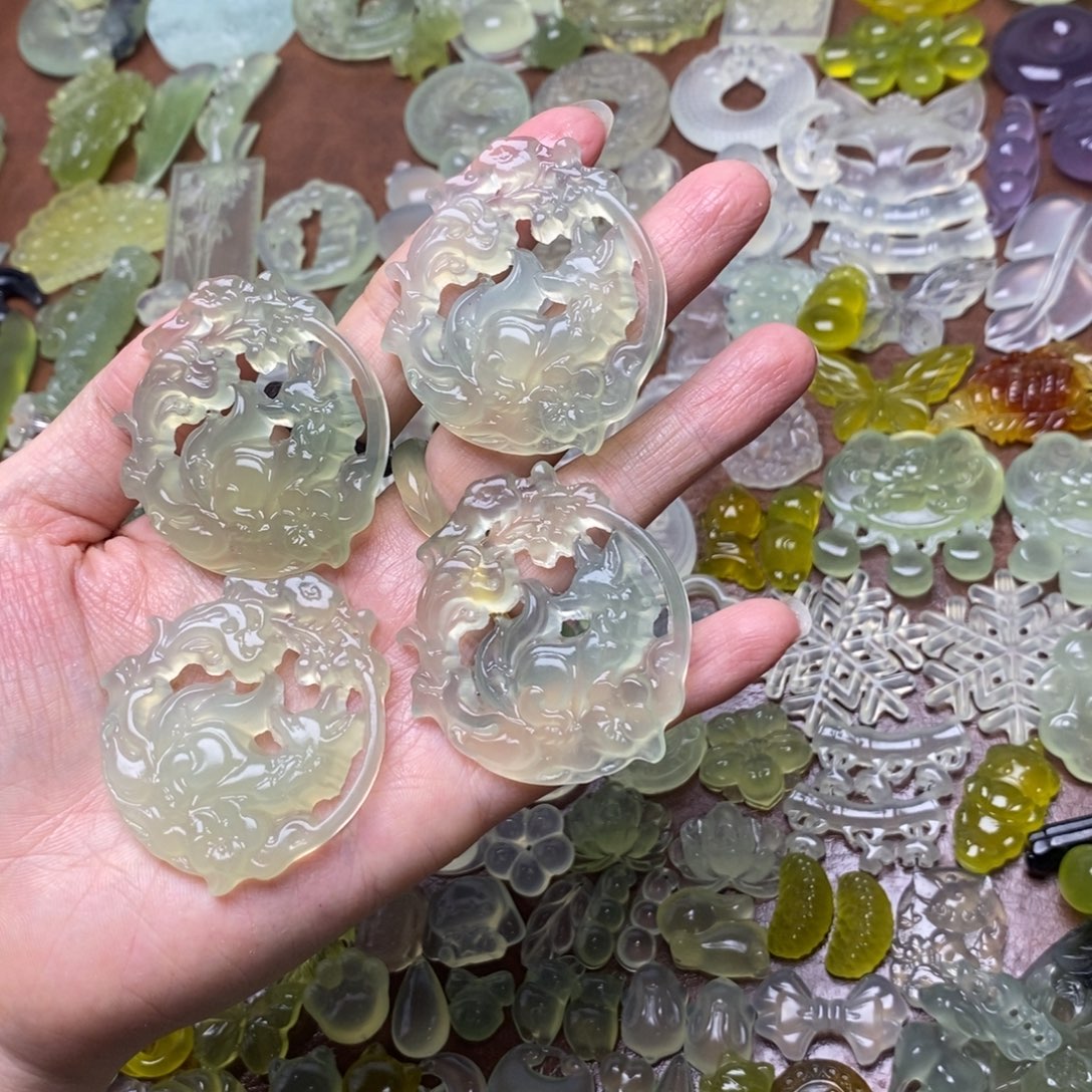 蛇纹石玉合金颈饰