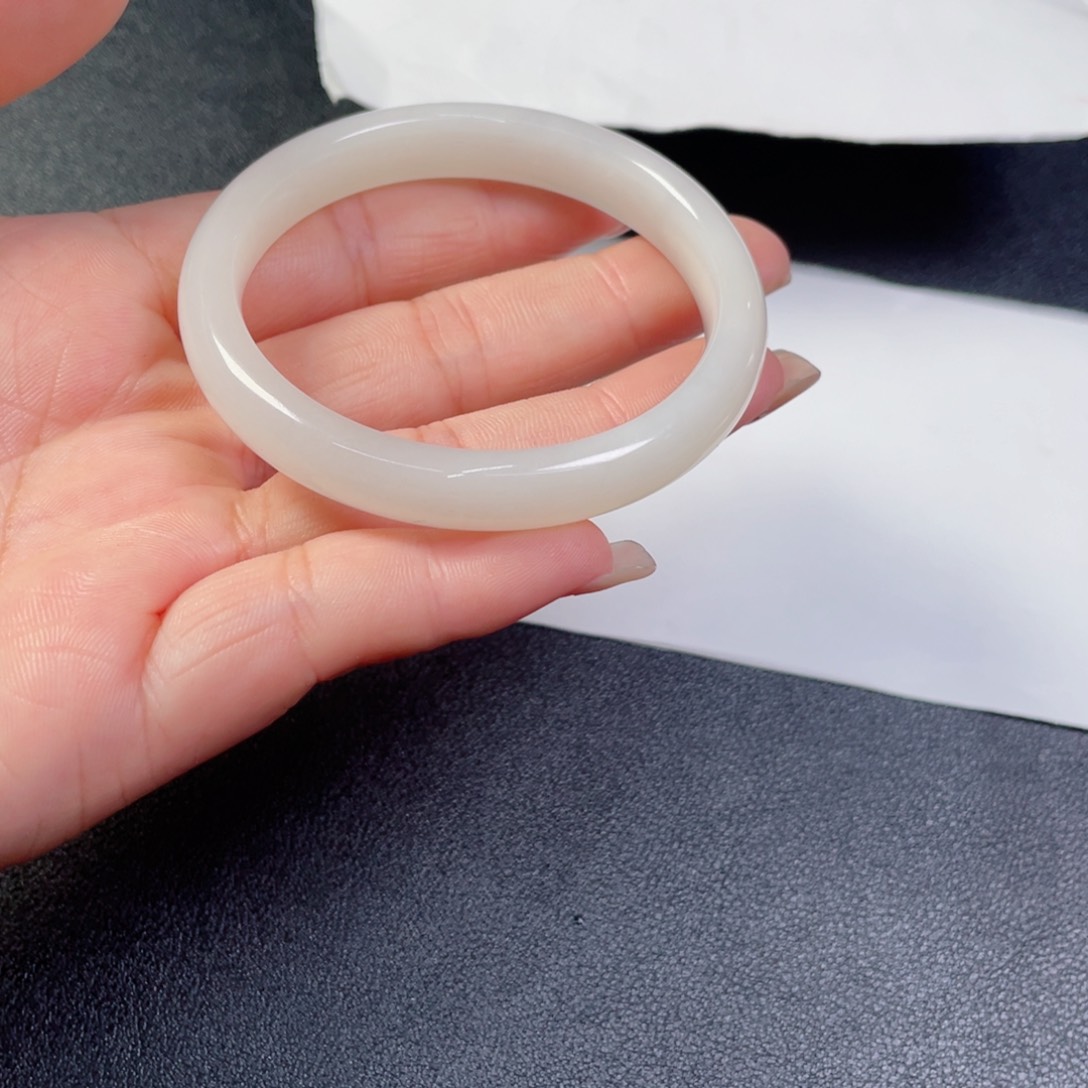 和田玉未镶嵌颈饰W****唯396手镯47