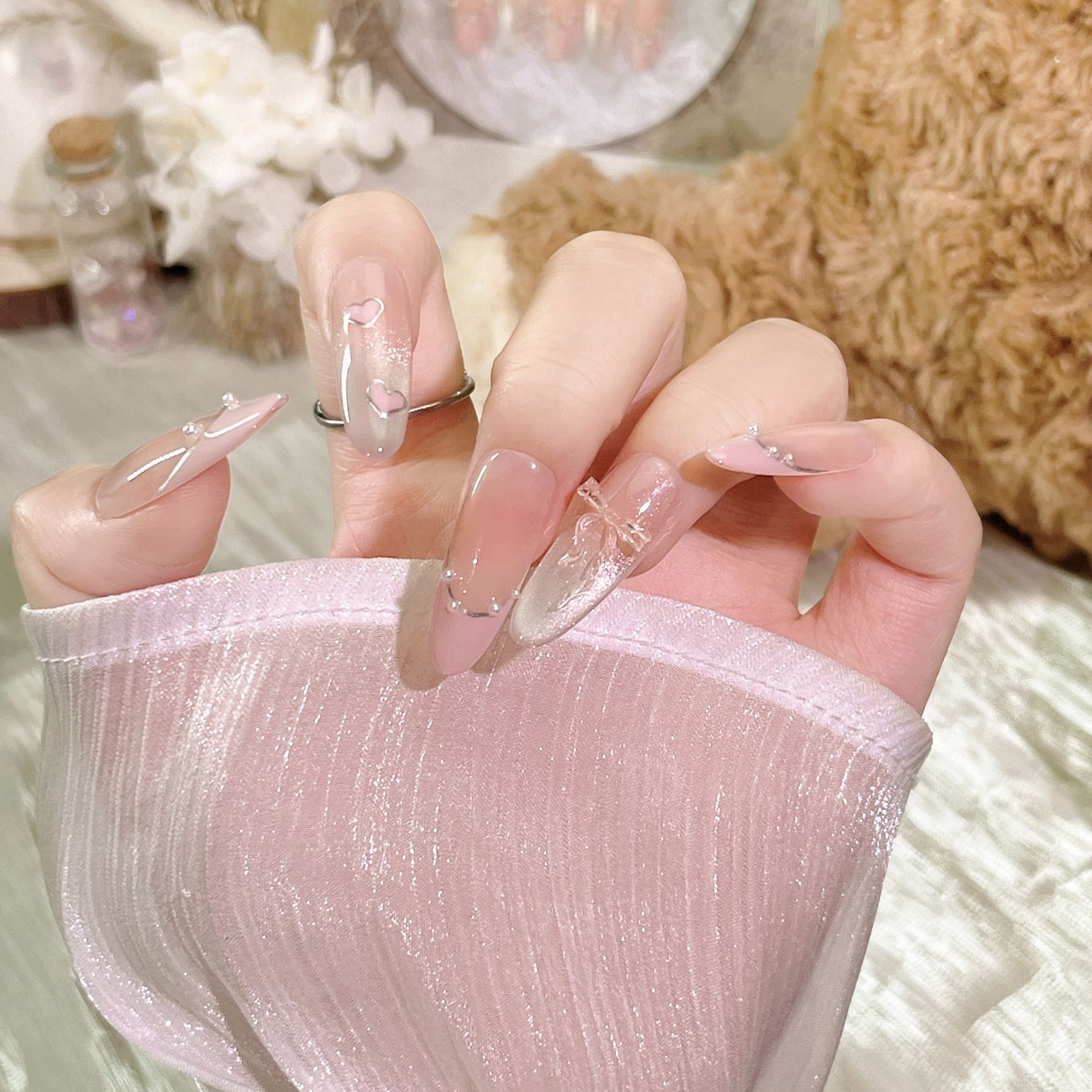 【甜心秘境】124手工穿戴美甲片新年新款秋冬高级清透粉金猫眼显白