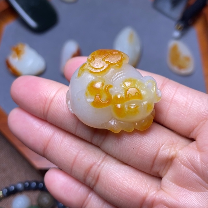 和田玉未镶嵌颈饰