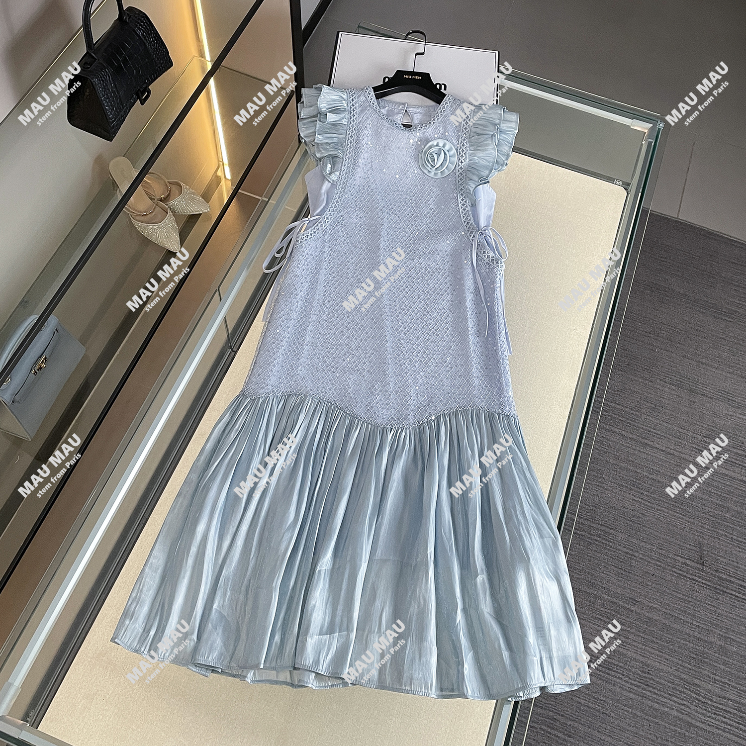 飞飞袖休闲显瘦立体花朵装饰连衣裙DY7126