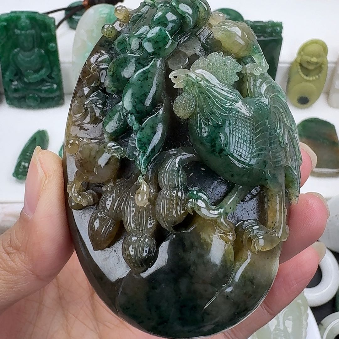 独山玉未镶嵌颈饰