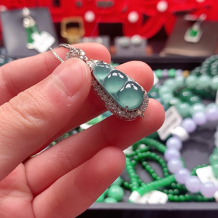 翡翠手链未镶嵌翡翠