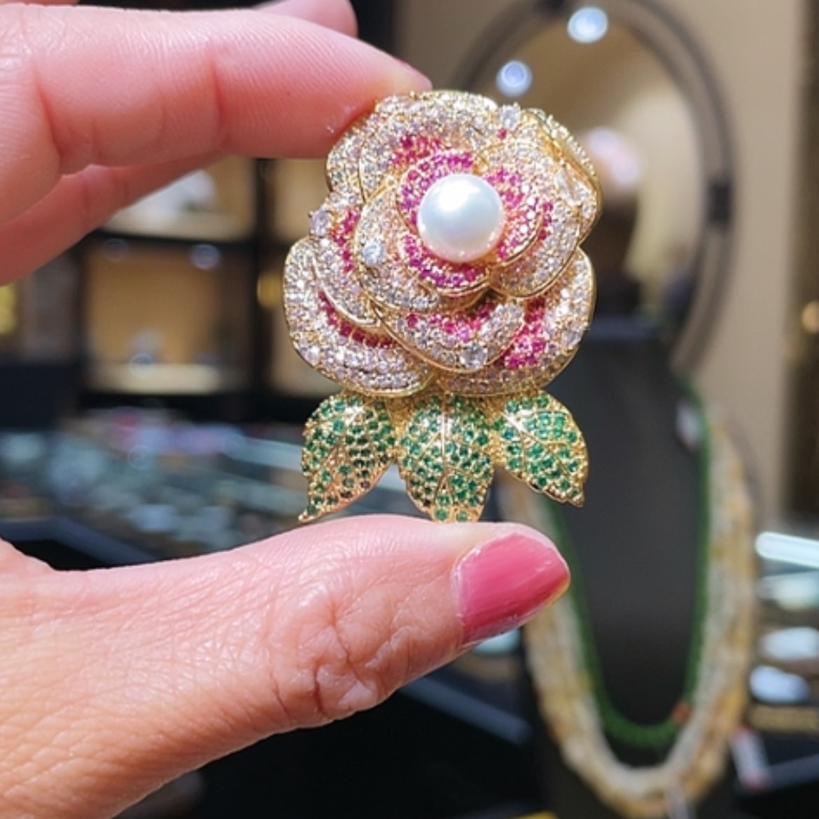 【闪购商品】淡水珍珠胸饰银S925镶嵌玫瑰花