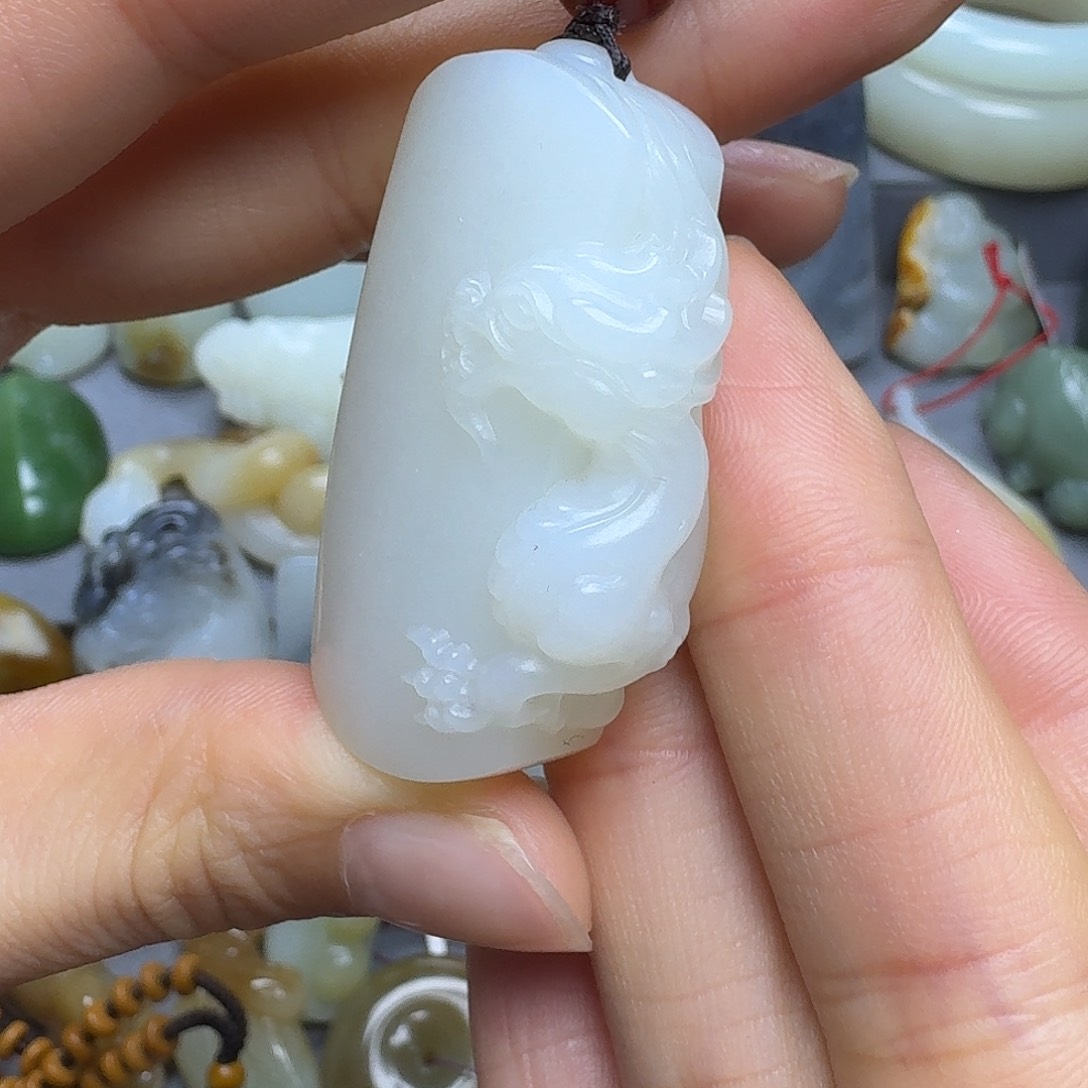 和田玉颈饰未镶嵌