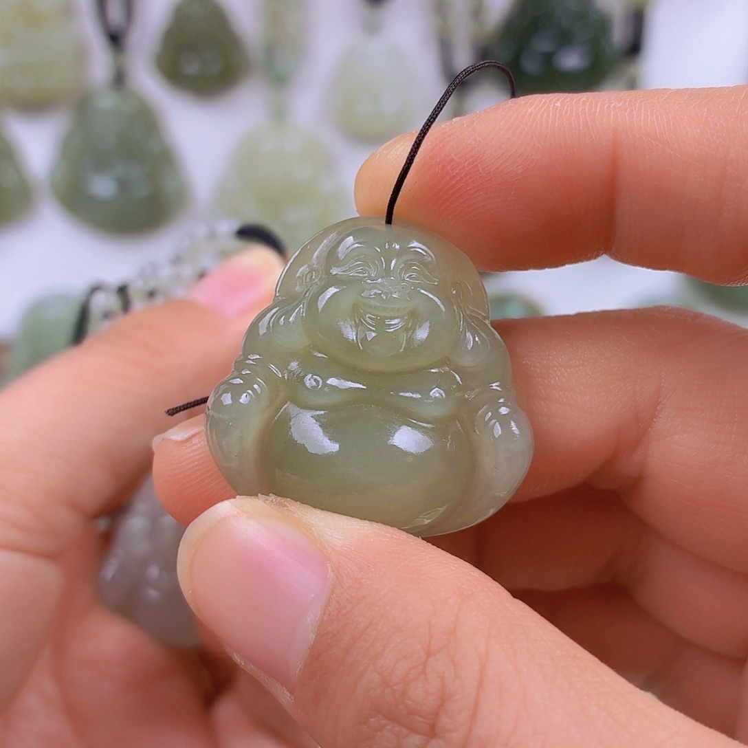 雲***轻和田玉未镶嵌颈饰