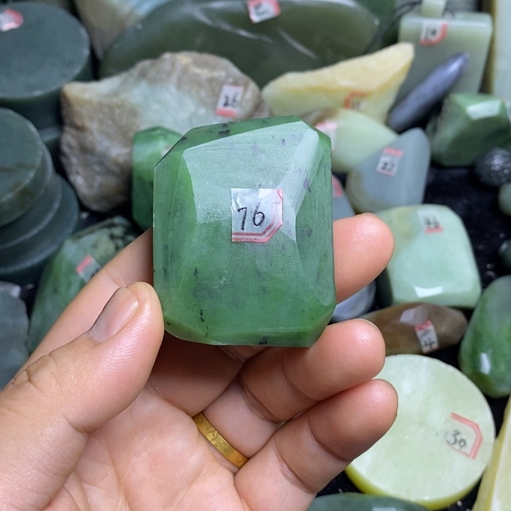 小***楼和田玉未镶嵌挂件