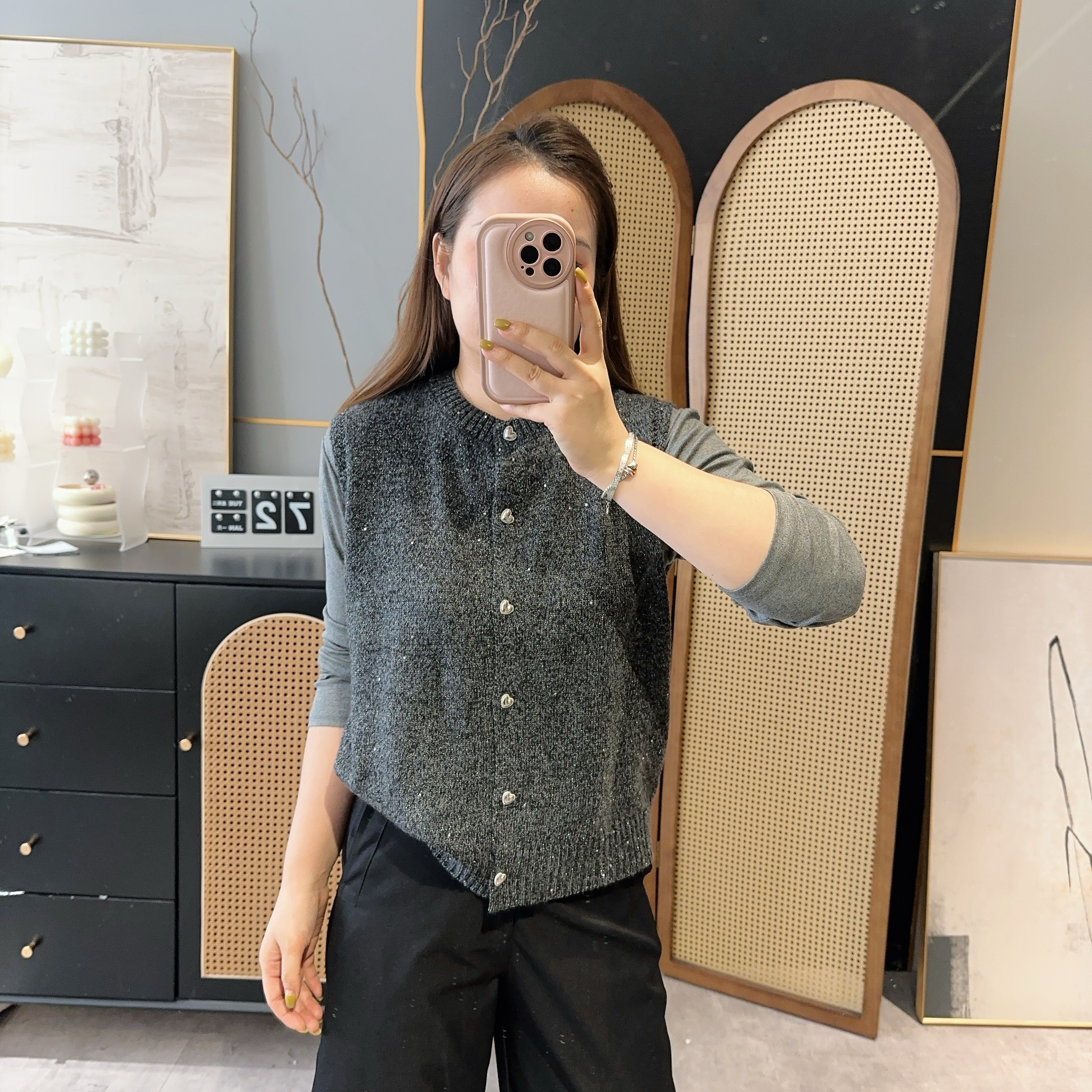 【欧加粒粒】新款简约百搭圆领单排扣亮片针织背心+纯色T T25091404