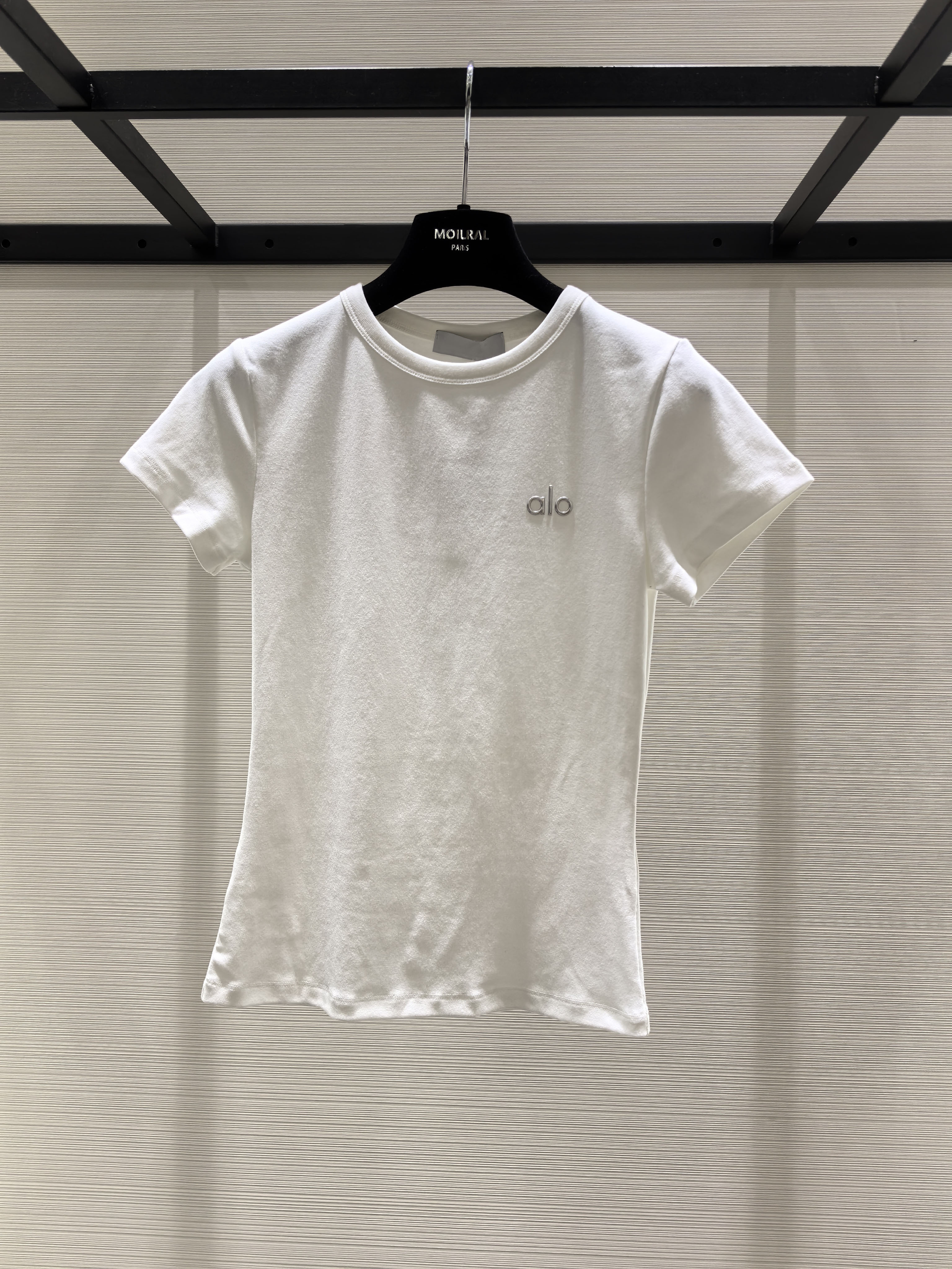 MO休闲纯色百搭圆领字母刺绣短袖上衣LT2510593-593