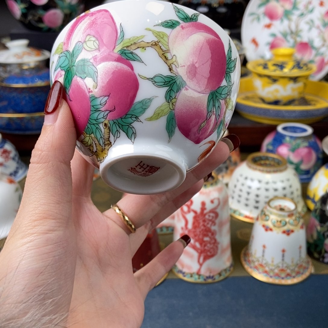 陶瓷艺术家的作品是一